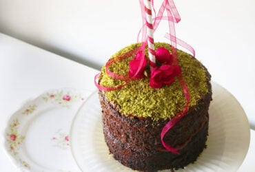 Beltane Maypole Cake with Matcha Powder “Moss”